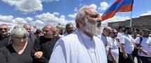Армянская Апостольская церковь вступила в открытую борьбу с Пашиняном